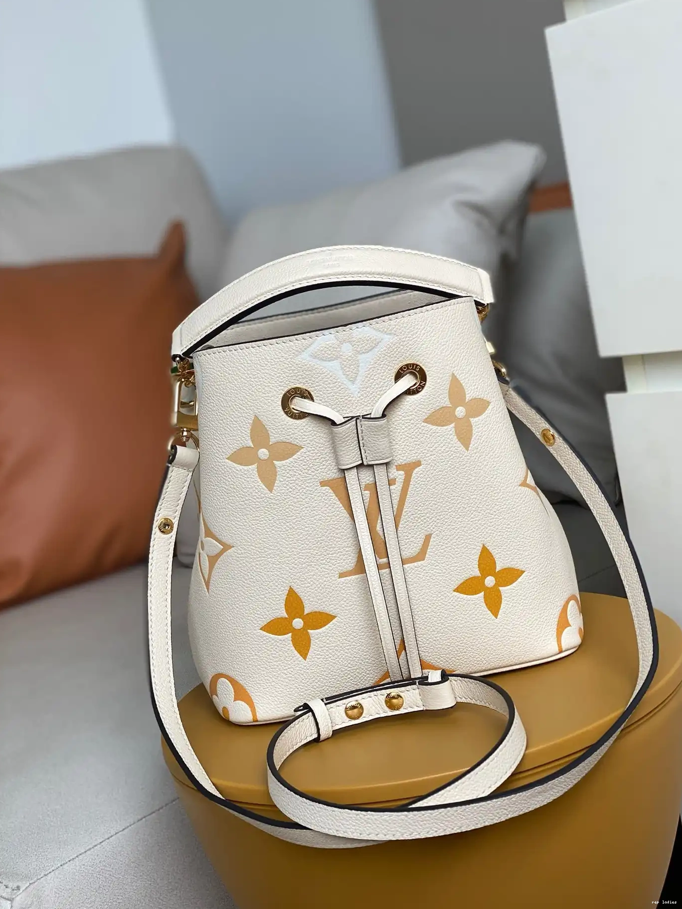 Cheap NÉONOÉ BB LOUIS VUITTON 0523